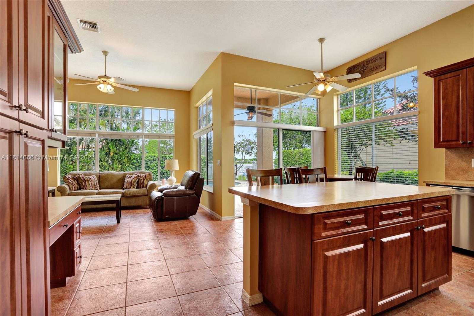 Small Image of 3708 COCO LAKE DR, Coconut Creek Number 17