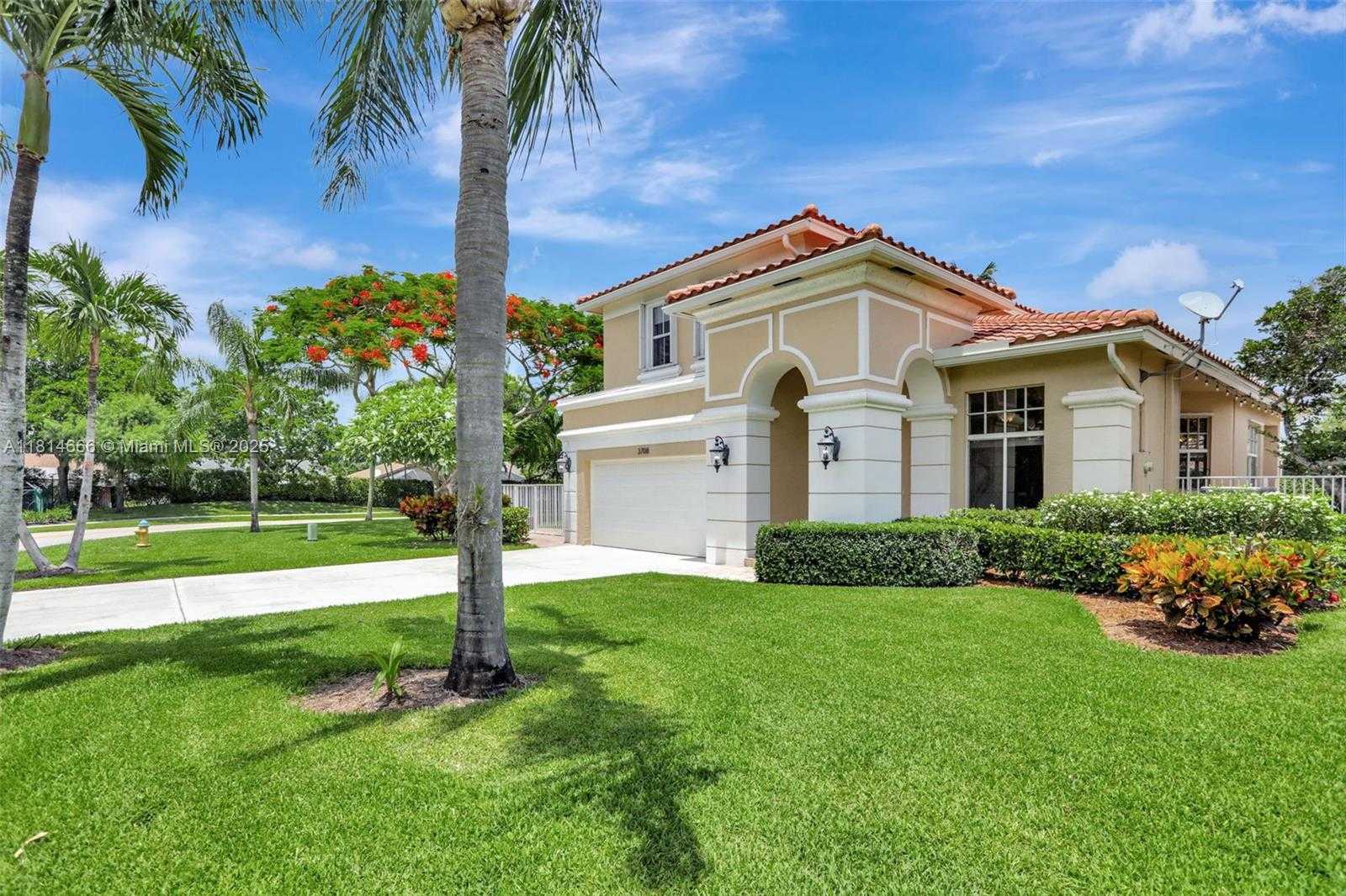 Small Image of 3708 COCO LAKE DR, Coconut Creek Number 2