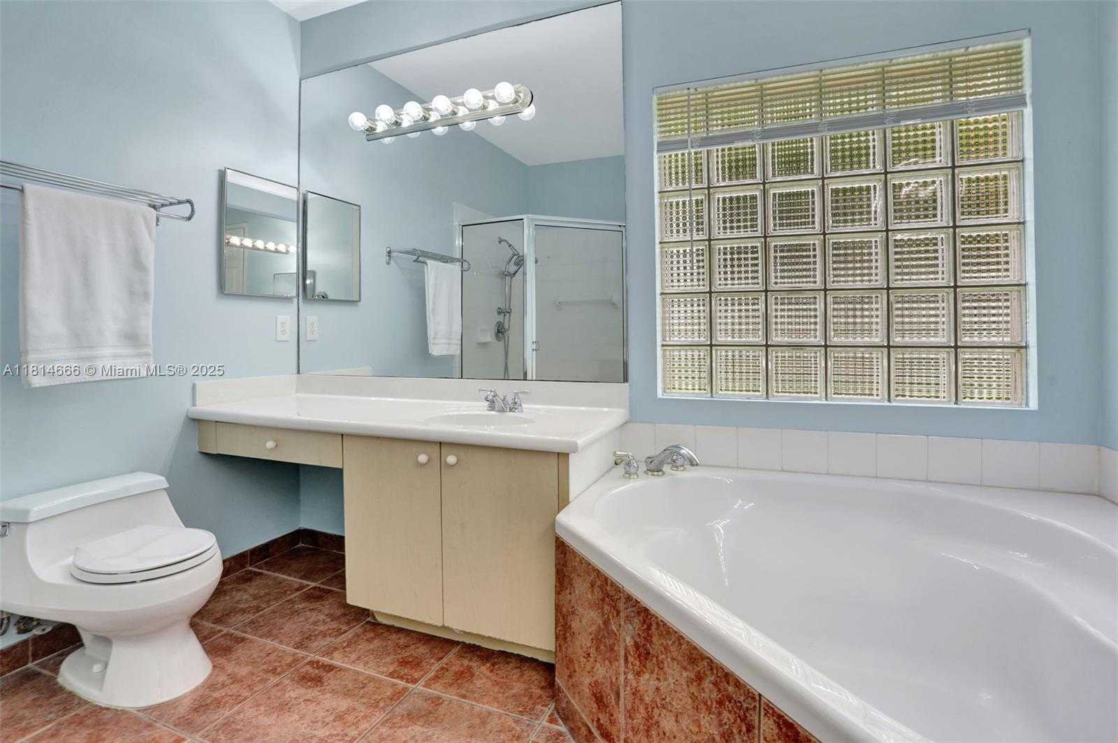 Small Image of 3708 COCO LAKE DR, Coconut Creek Number 27