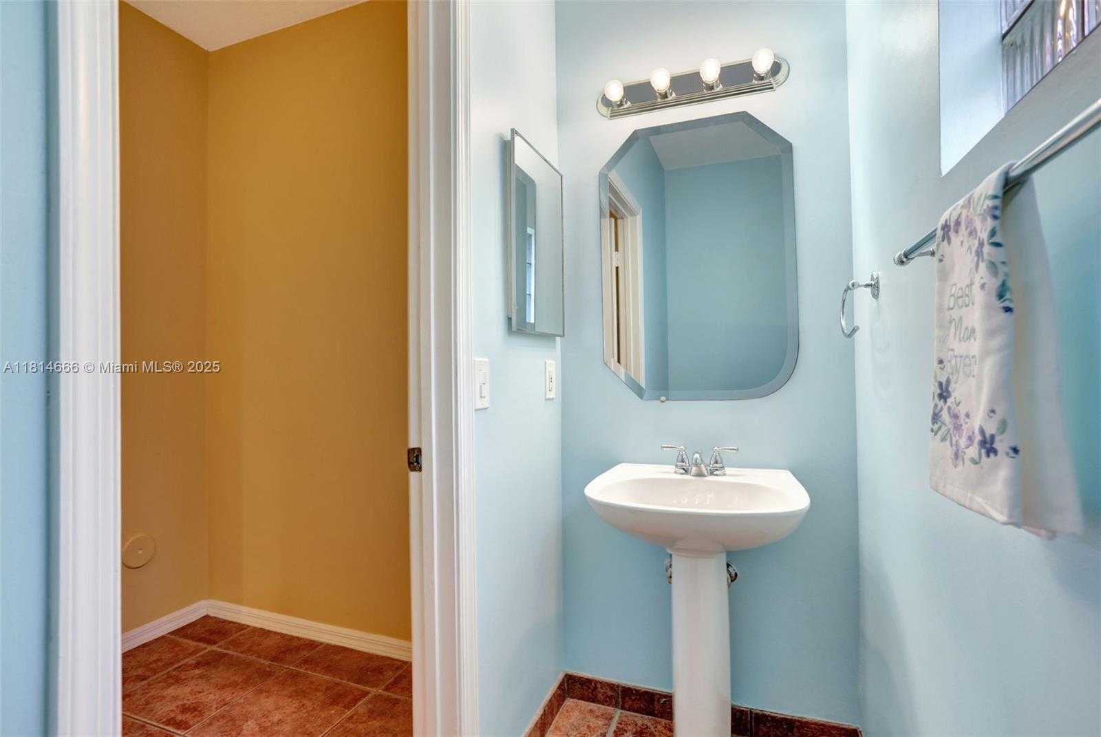 Small Image of 3708 COCO LAKE DR, Coconut Creek Number 30