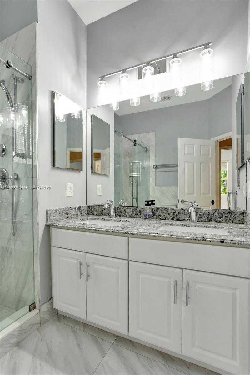 Small Image of 3708 COCO LAKE DR, Coconut Creek Number 36