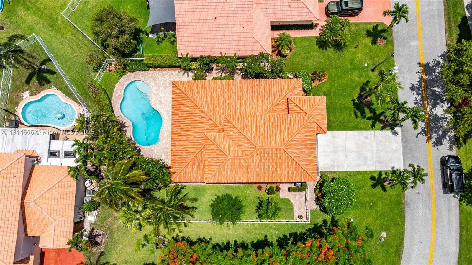 Small Image of 3708 COCO LAKE DR, Coconut Creek Number 4