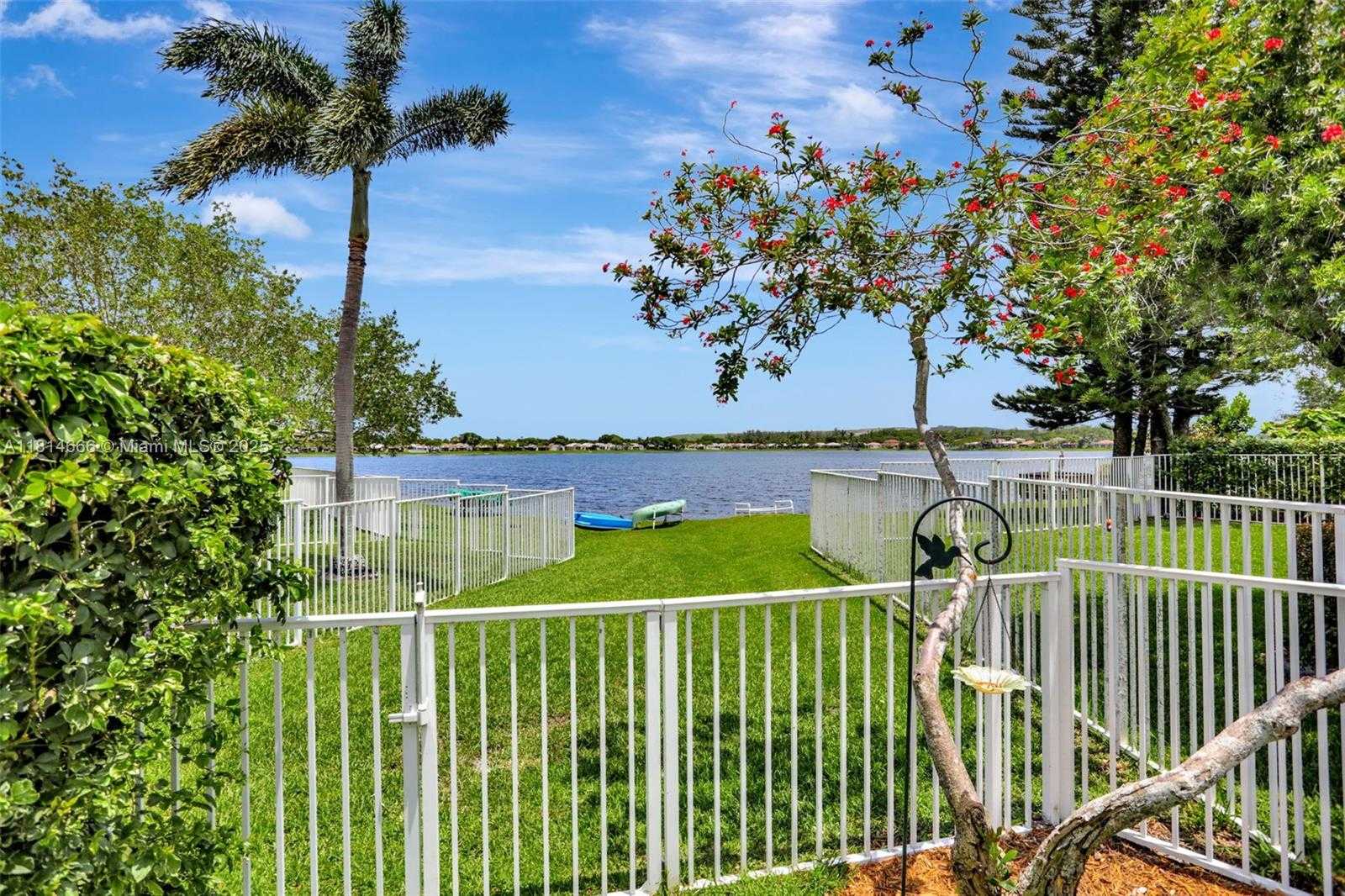 Small Image of 3708 COCO LAKE DR, Coconut Creek Number 43