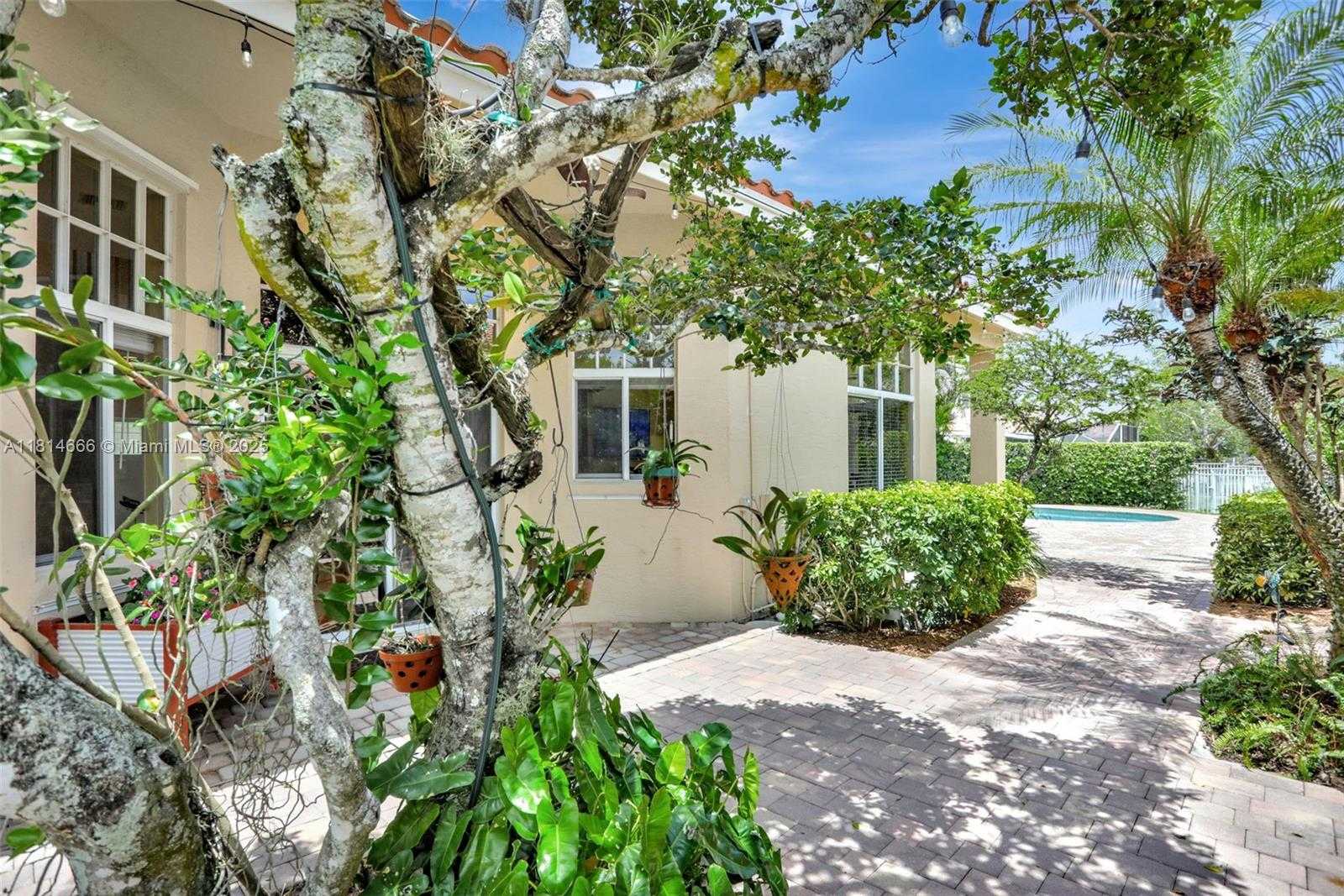Small Image of 3708 COCO LAKE DR, Coconut Creek Number 48