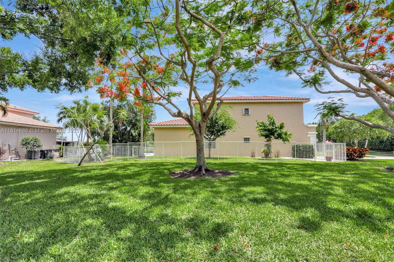 Small Image of 3708 COCO LAKE DR, Coconut Creek Number 58