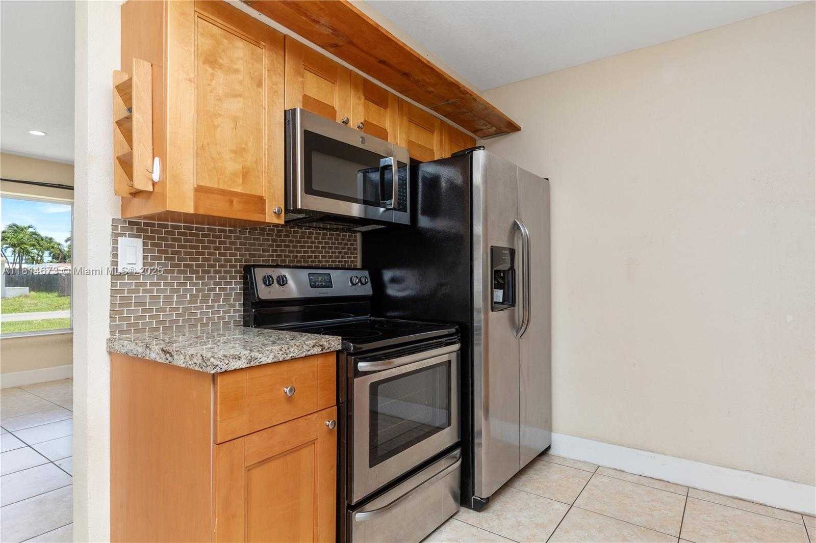 Small Image of 918 NORTH EAST 6TH ST, Hallandale Beach Number 13