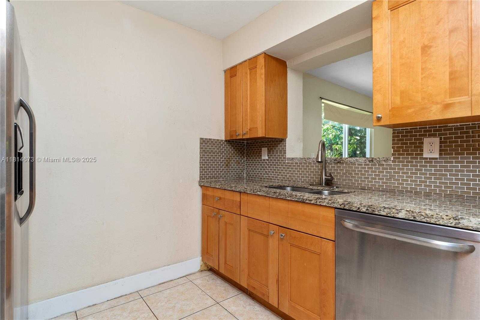 Small Image of 918 NORTH EAST 6TH ST, Hallandale Beach Number 14