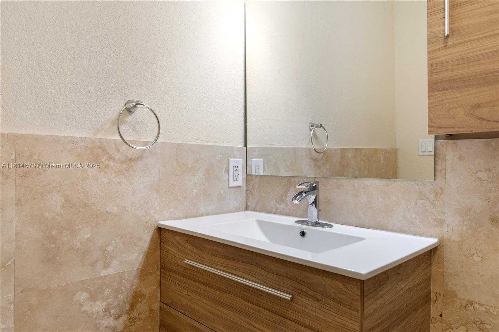 Small Image of 918 NORTH EAST 6TH ST, Hallandale Beach Number 22