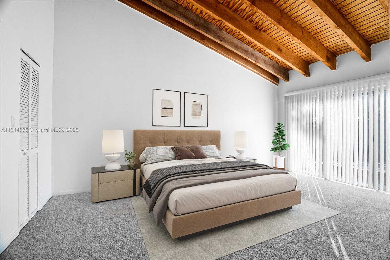 Small Image of 10300 LAUREL CT, Pembroke Pines Number 12
