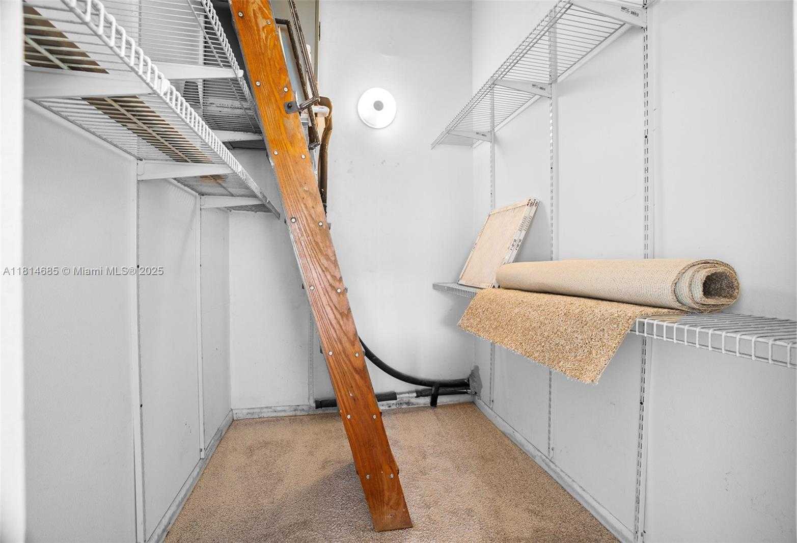 Small Image of 10300 LAUREL CT, Pembroke Pines Number 13