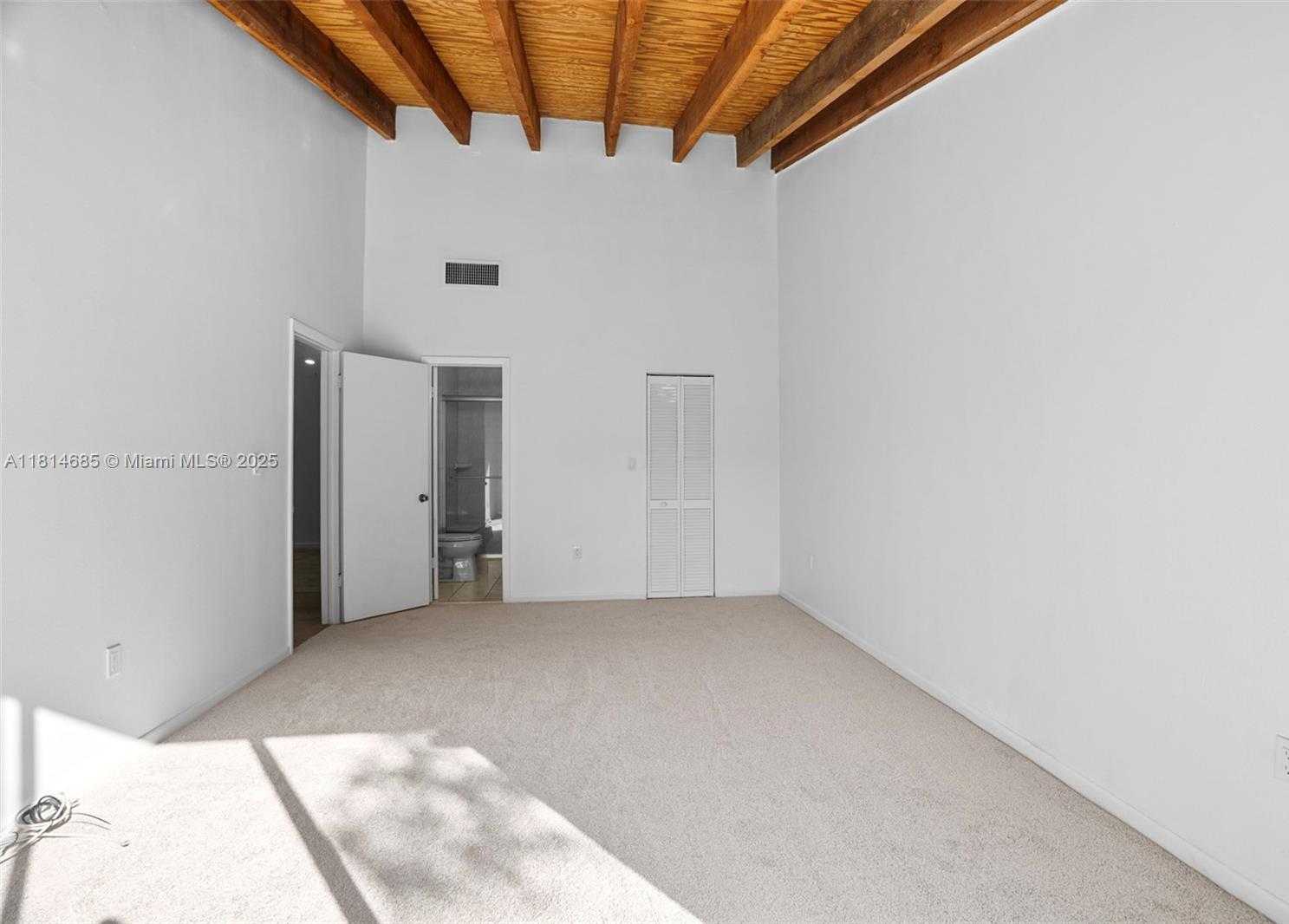 Small Image of 10300 LAUREL CT, Pembroke Pines Number 14