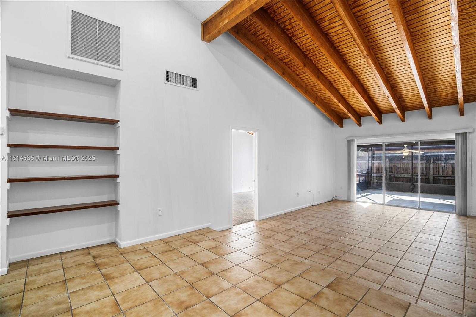 Small Image of 10300 LAUREL CT, Pembroke Pines Number 20