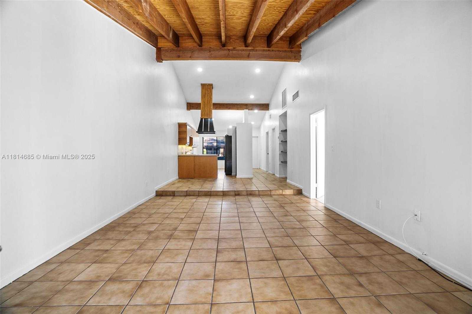 Small Image of 10300 LAUREL CT, Pembroke Pines Number 21