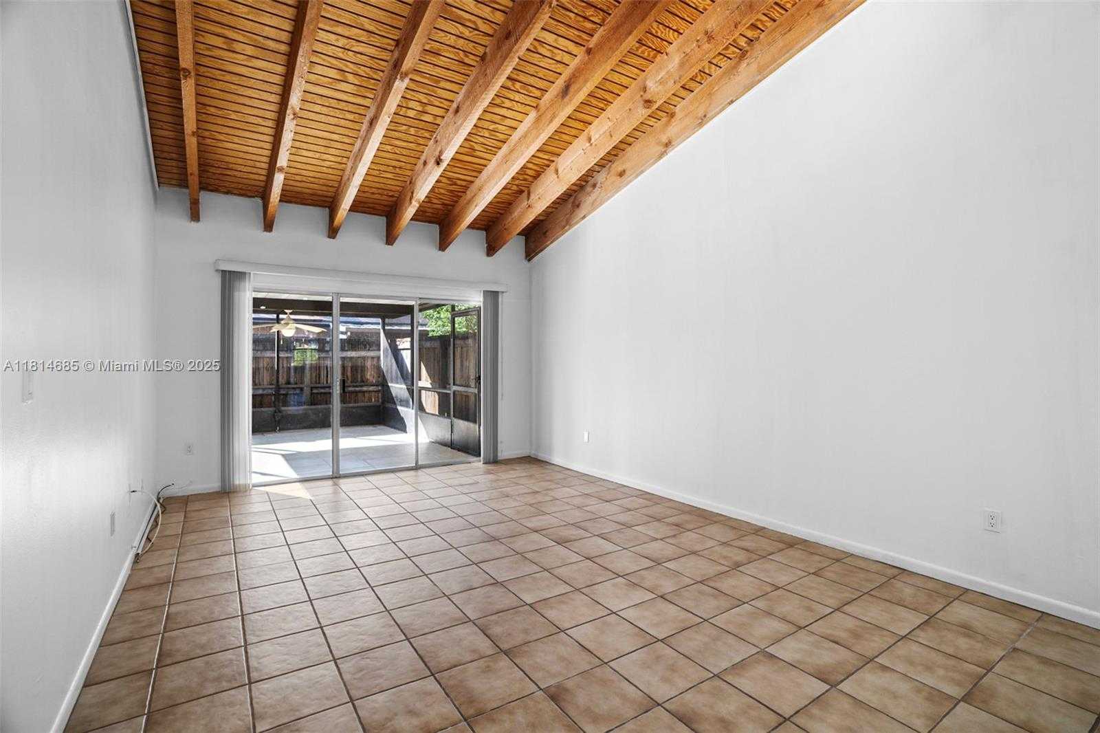 Small Image of 10300 LAUREL CT, Pembroke Pines Number 26