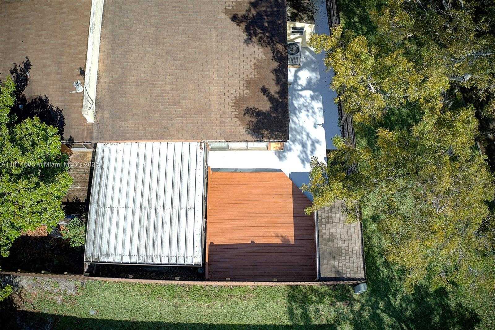 Small Image of 10300 LAUREL CT, Pembroke Pines Number 36