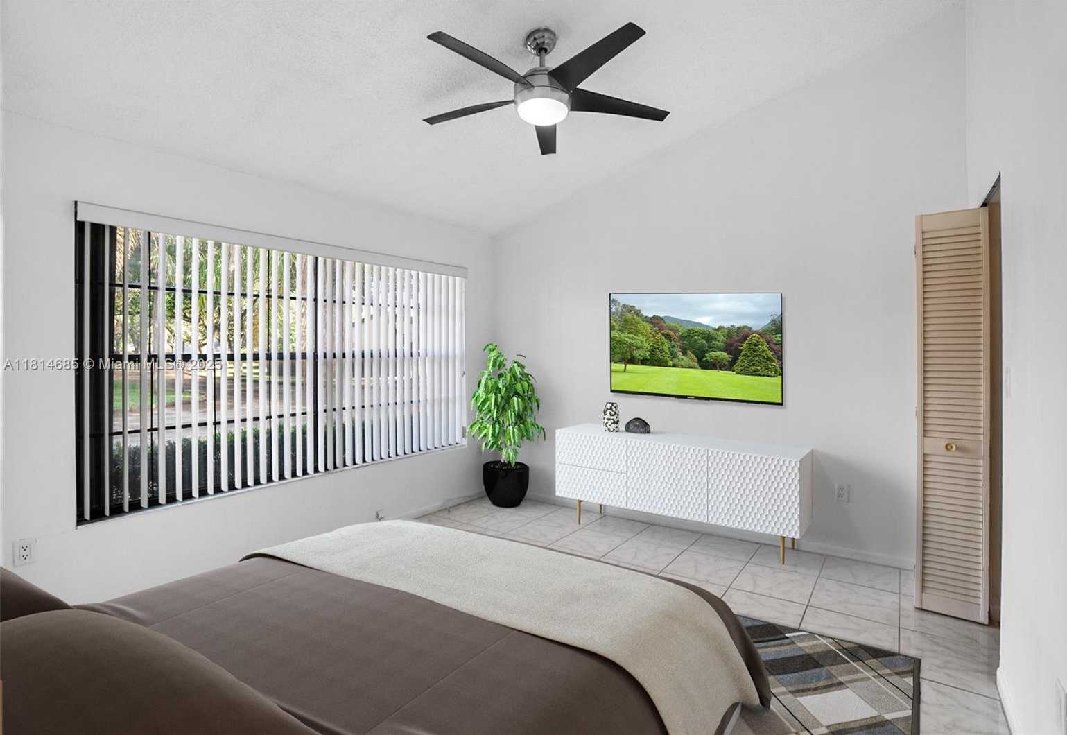 Small Image of 10300 LAUREL CT, Pembroke Pines Number 6