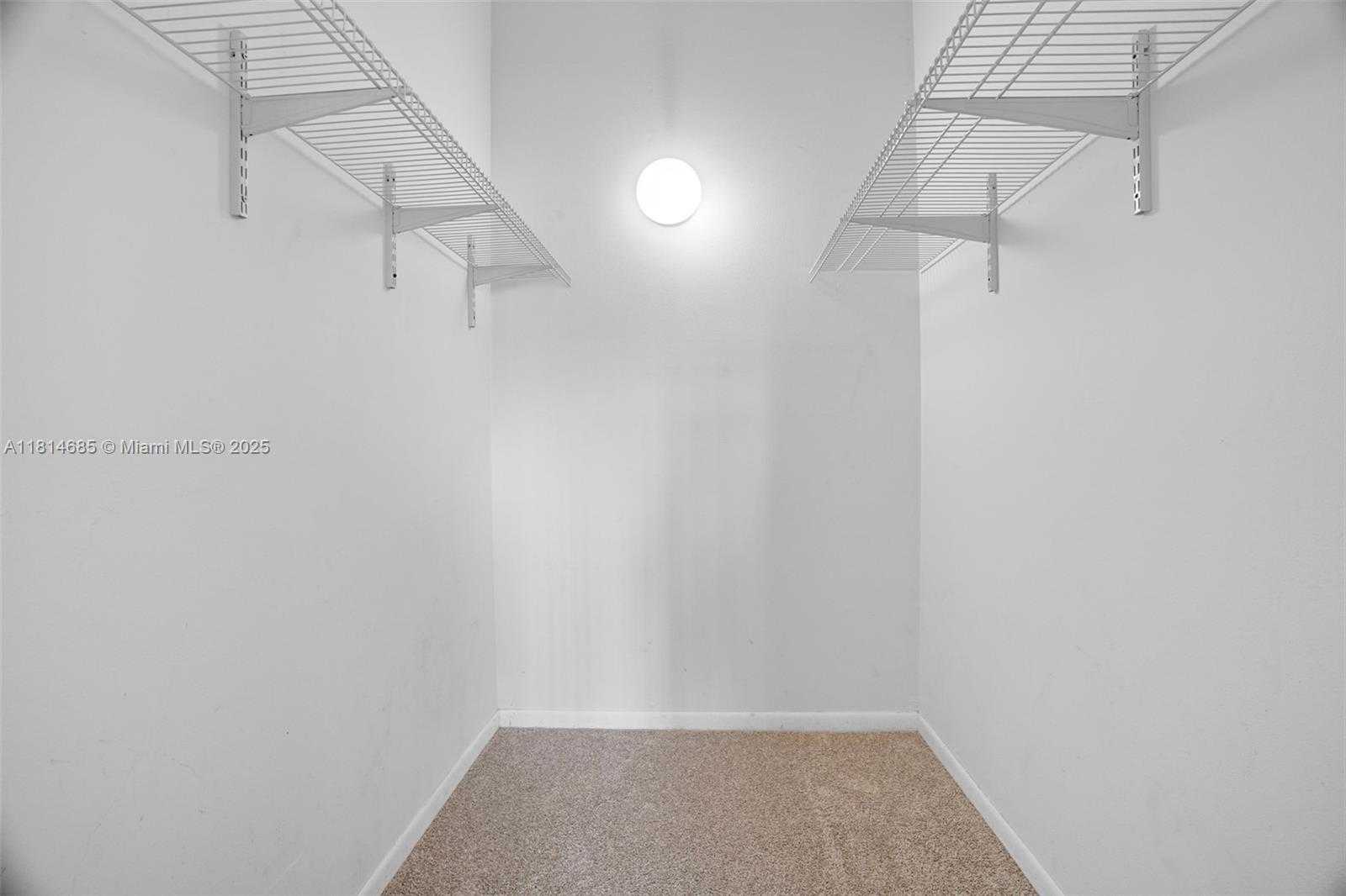 Small Image of 10300 LAUREL CT, Pembroke Pines Number 7