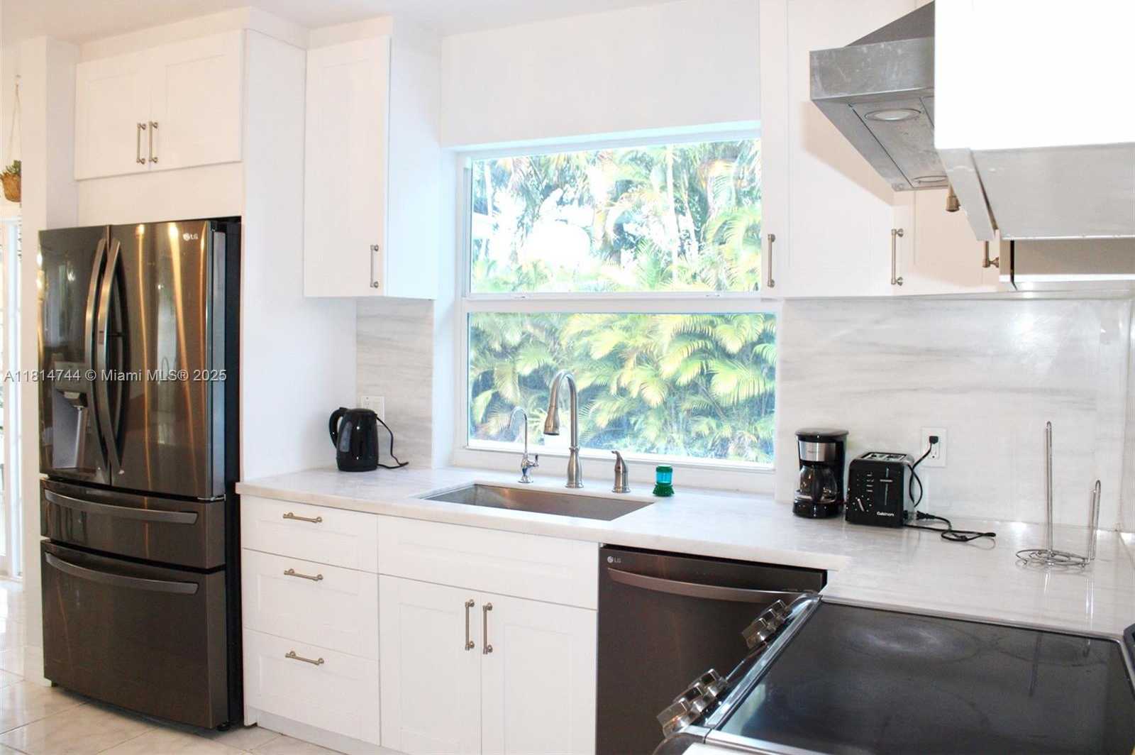 Small Image of 2700 SOUTH WEST 34TH AVE, Fort Lauderdale Number 18