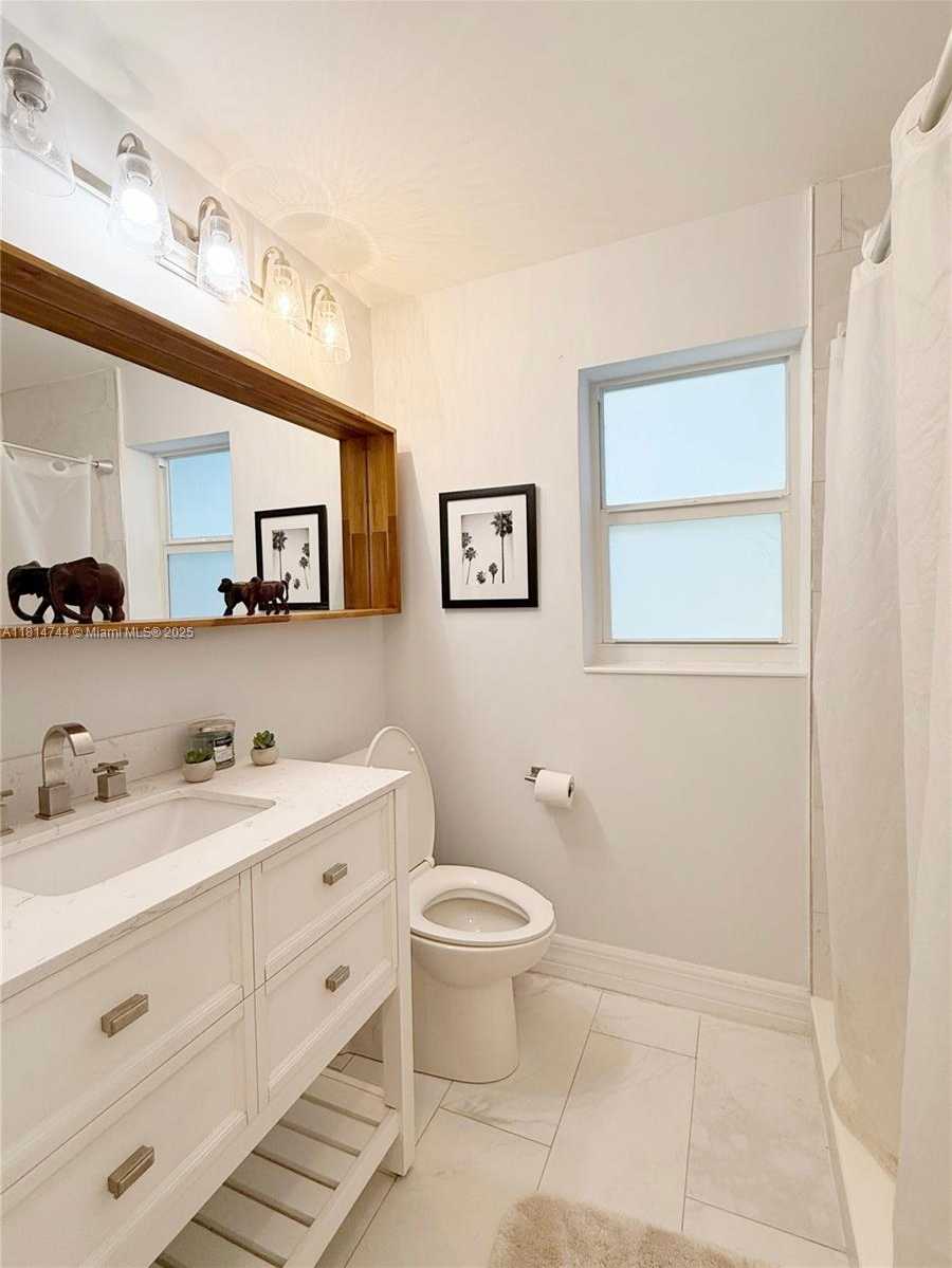 Small Image of 2700 SOUTH WEST 34TH AVE, Fort Lauderdale Number 49
