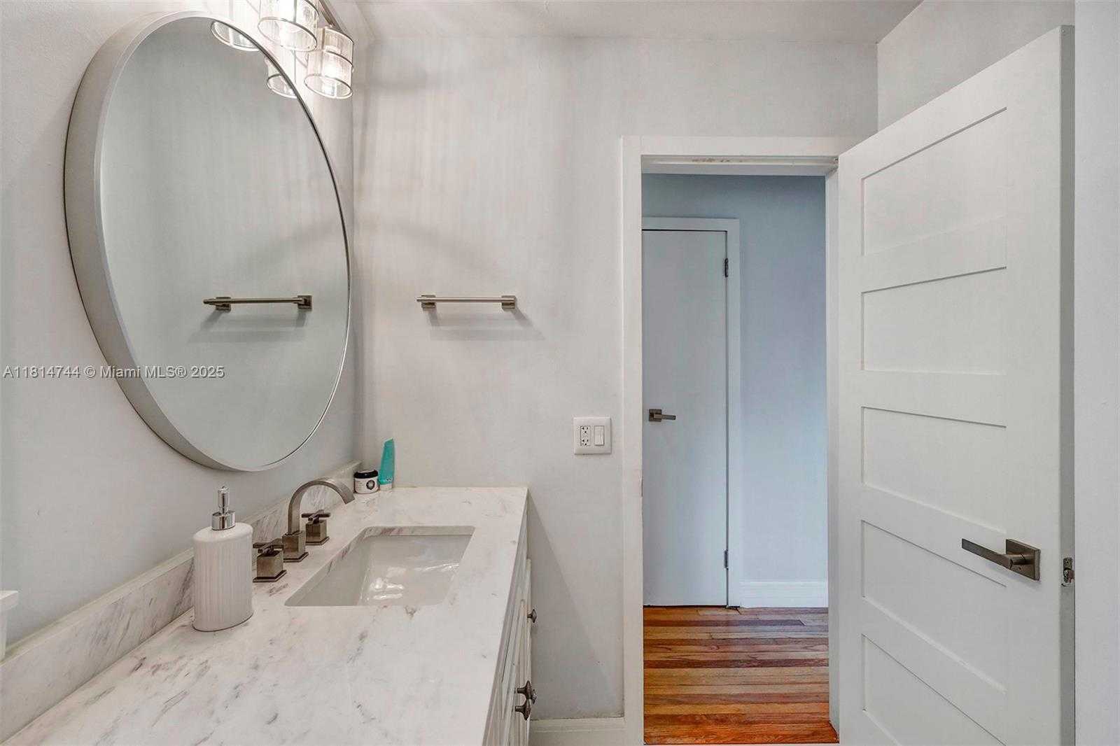 Small Image of 2700 SOUTH WEST 34TH AVE, Fort Lauderdale Number 50