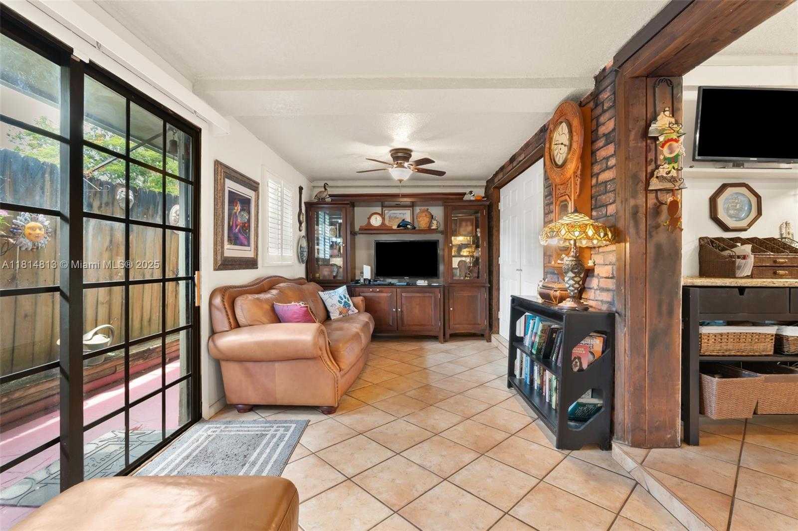 Small Image of 2472 ANDROS LN, Fort Lauderdale Number 11