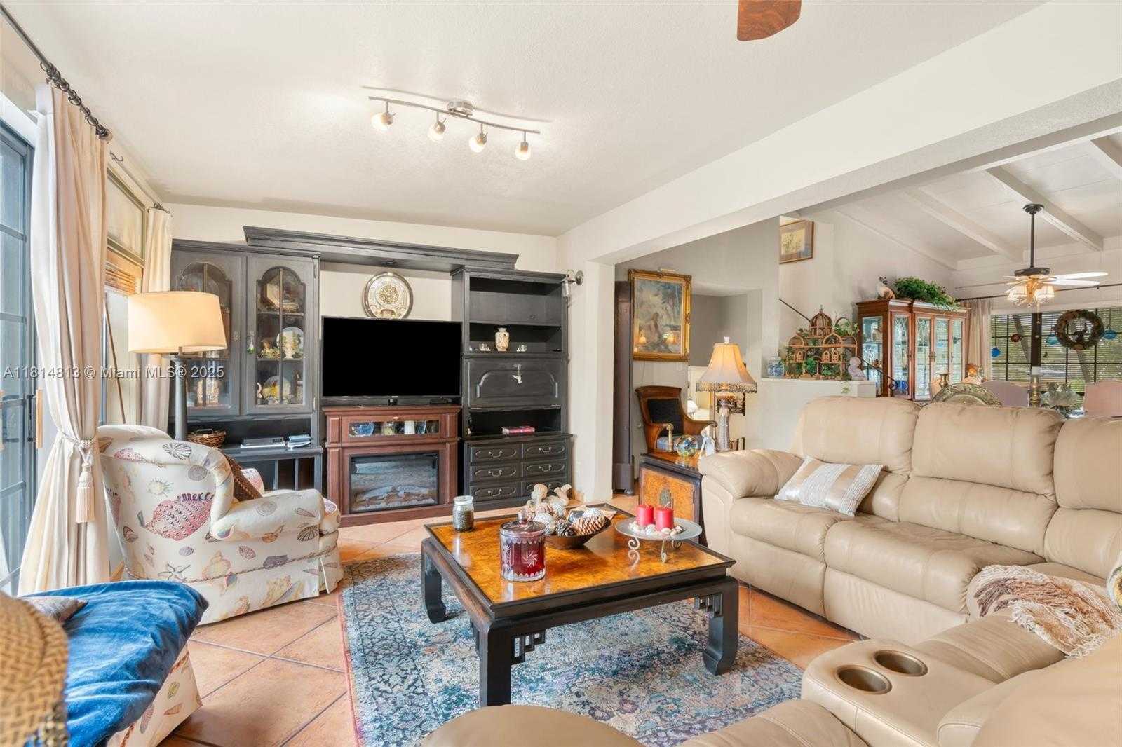 Small Image of 2472 ANDROS LN, Fort Lauderdale Number 17