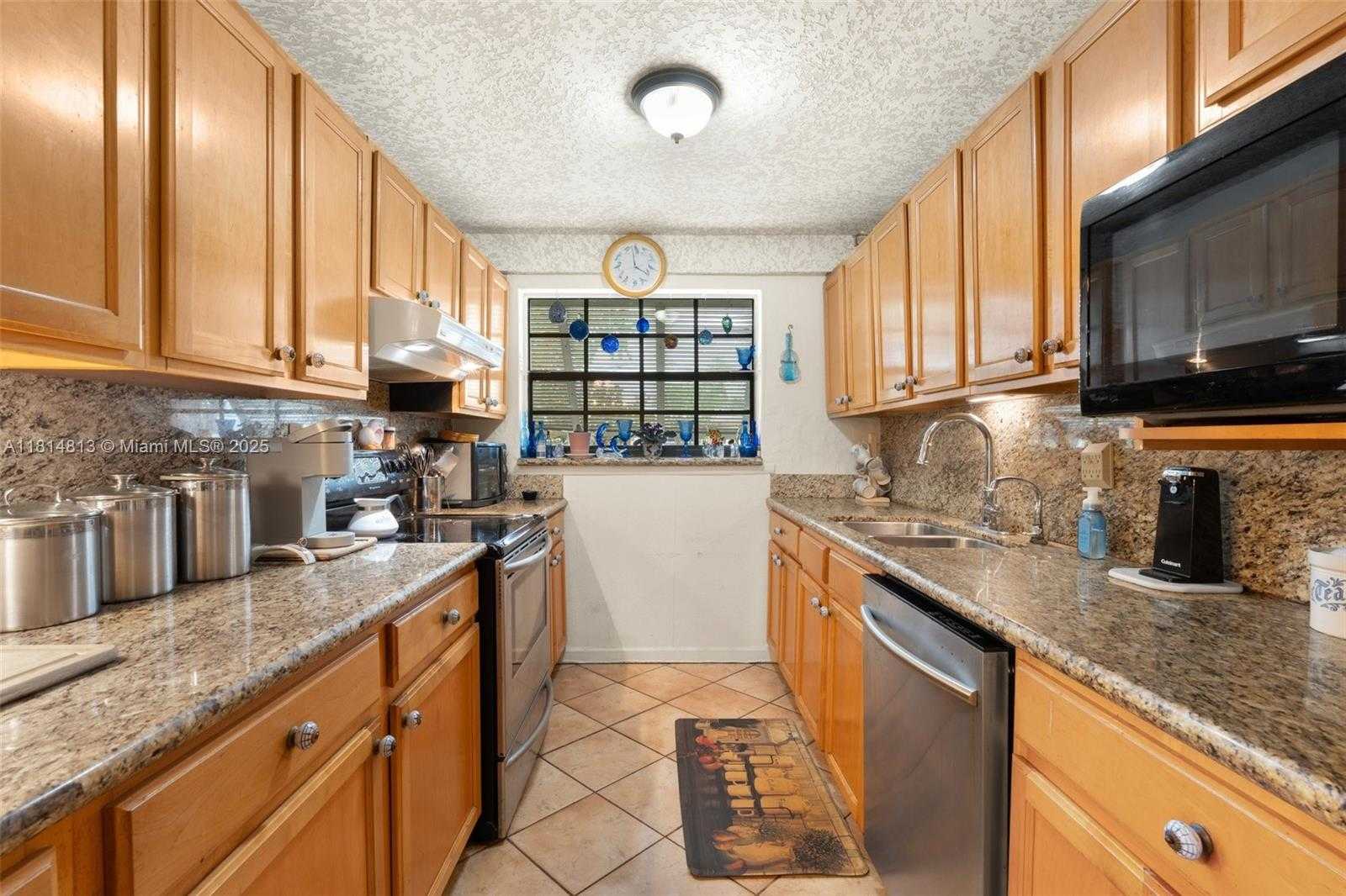 Small Image of 2472 ANDROS LN, Fort Lauderdale Number 6
