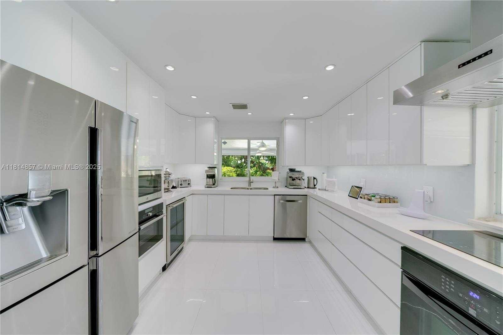 Small Image of 6681 SOUTH WEST 155TH AVE, Miami Number 22