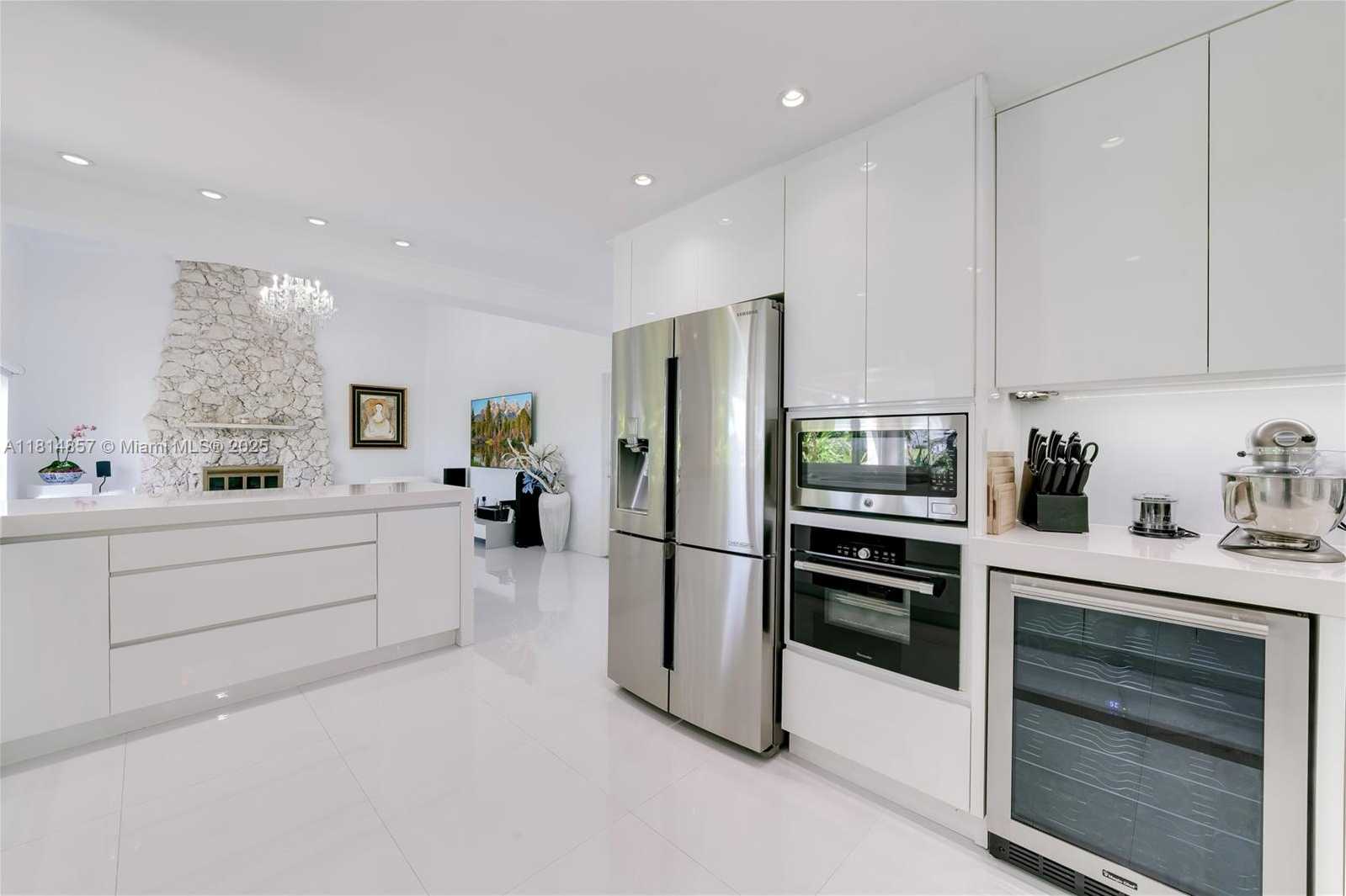Small Image of 6681 SOUTH WEST 155TH AVE, Miami Number 27
