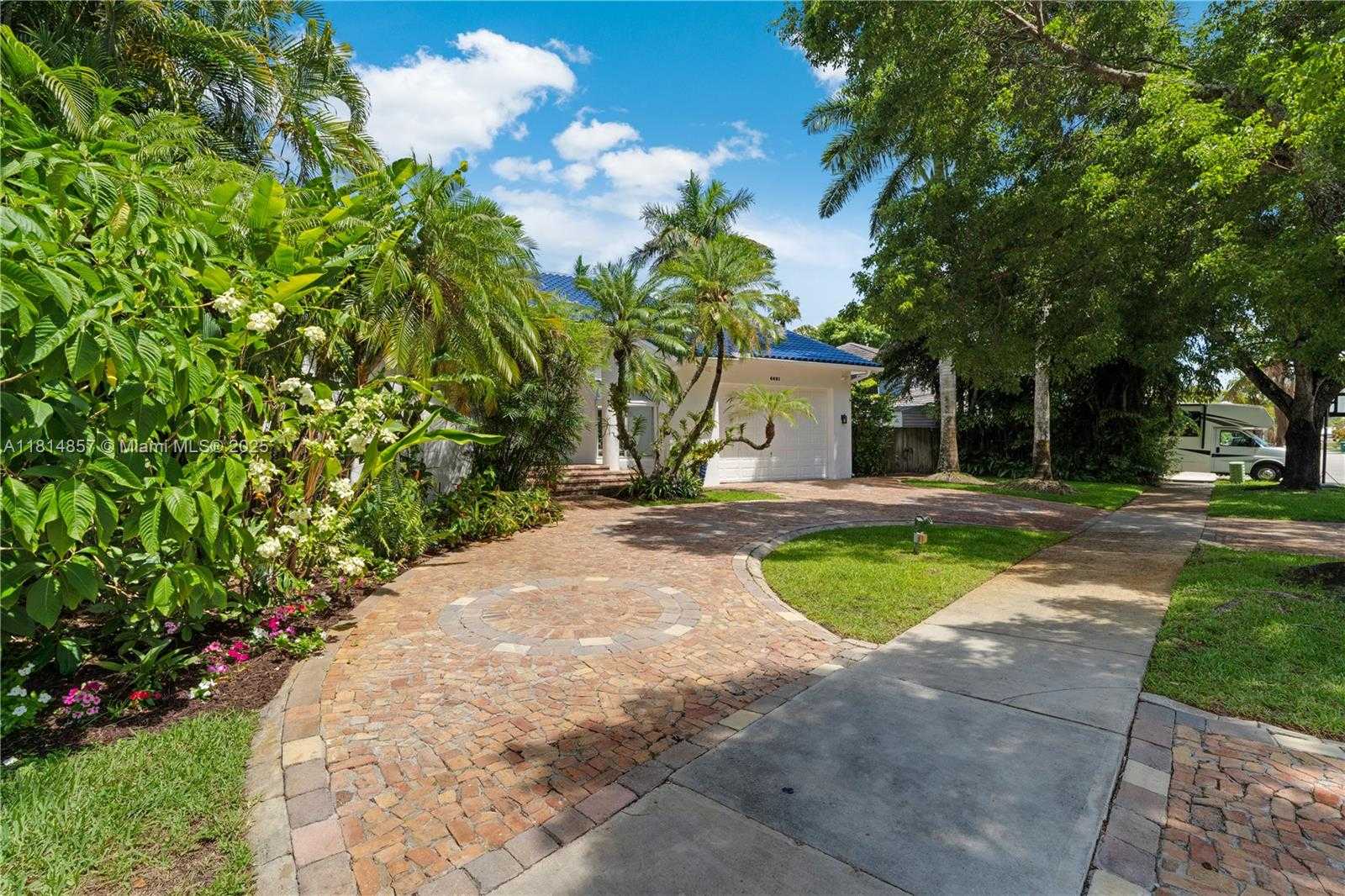 Small Image of 6681 SOUTH WEST 155TH AVE, Miami Number 3