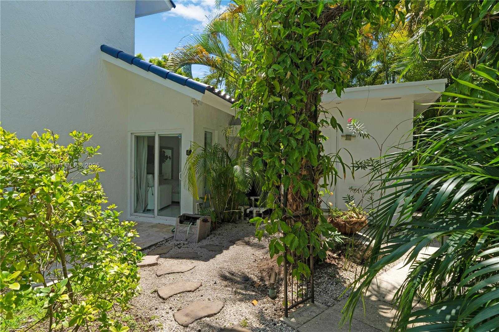 Small Image of 6681 SOUTH WEST 155TH AVE, Miami Number 60