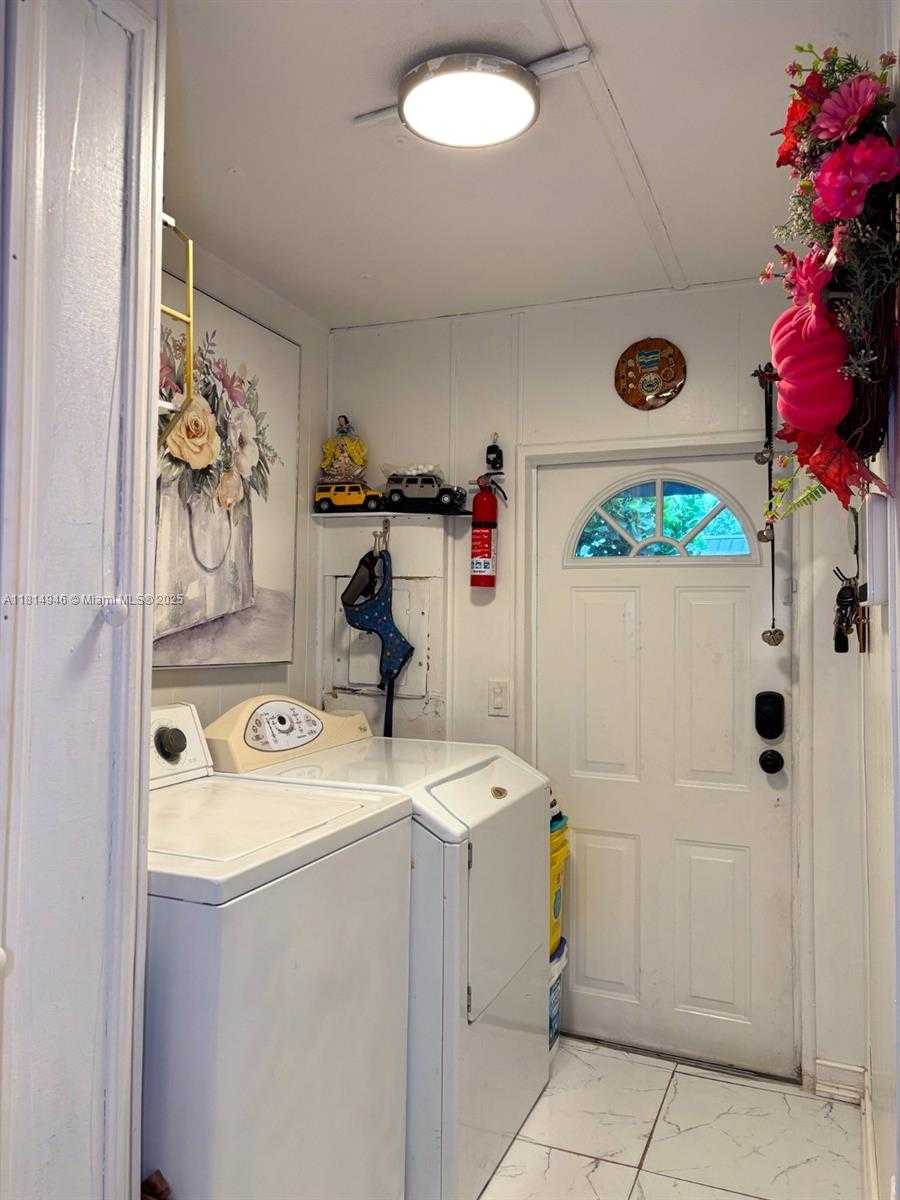 Small Image of 13191 SOUTH WEST 9TH ST, Davie Number 13