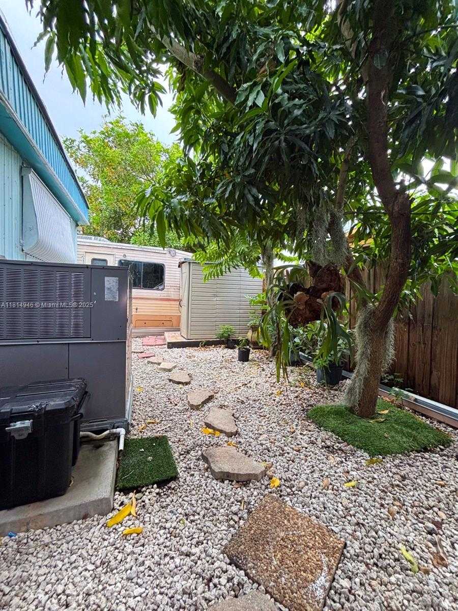 Small Image of 13191 SOUTH WEST 9TH ST, Davie Number 14
