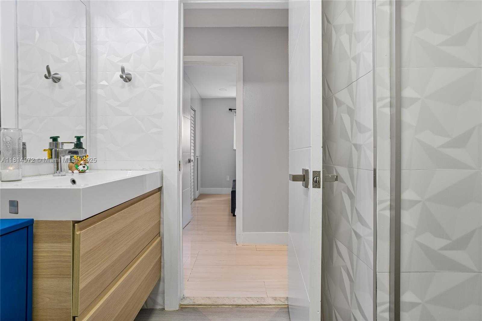 Small Image of 9725 NORTH WEST 28TH TER, Doral Number 19