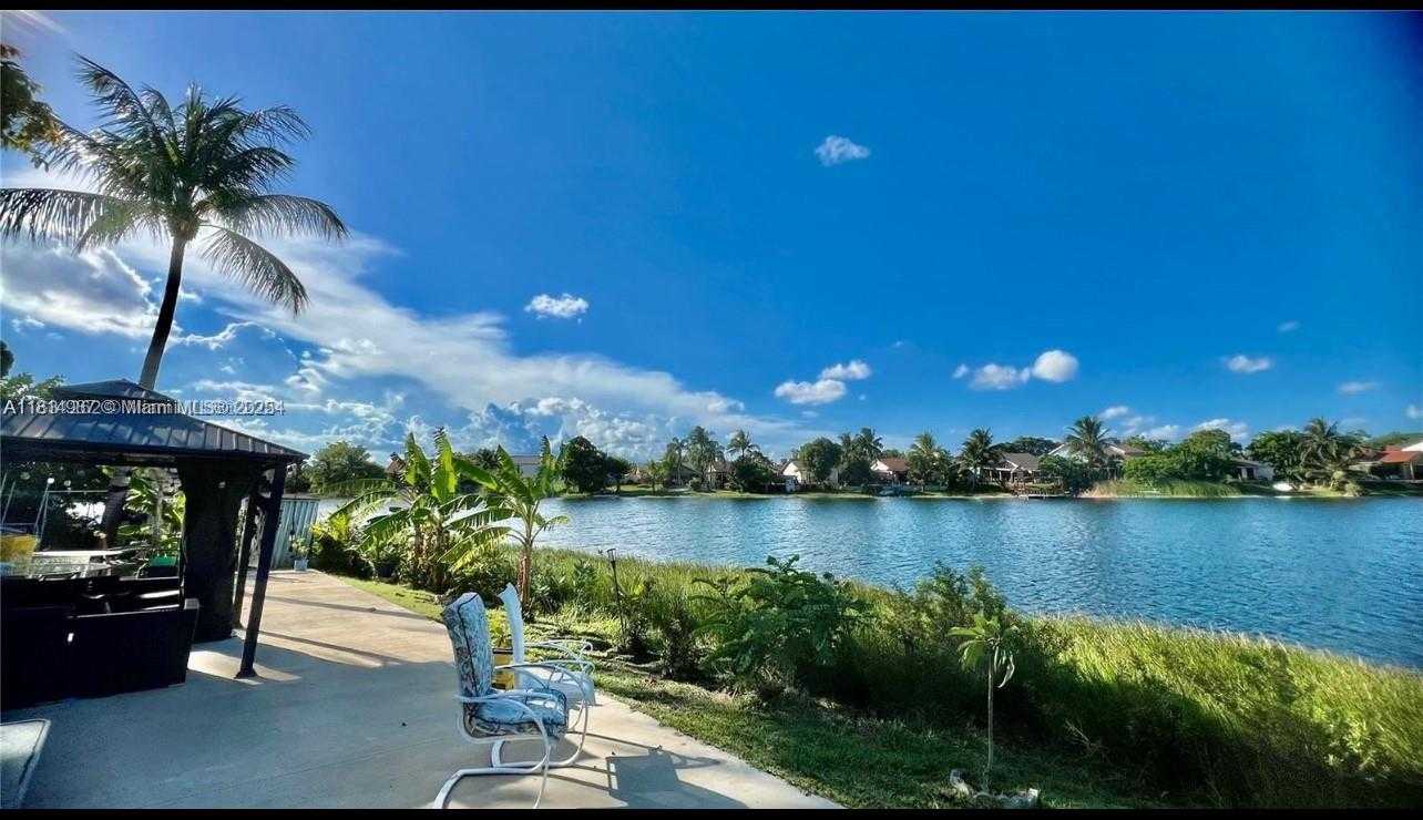 Small Image of 15321 SOUTH WEST 59TH ST, Miami Number 3