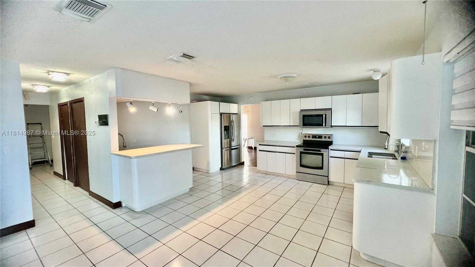 Small Image of 15321 SOUTH WEST 59TH ST, Miami Number 62