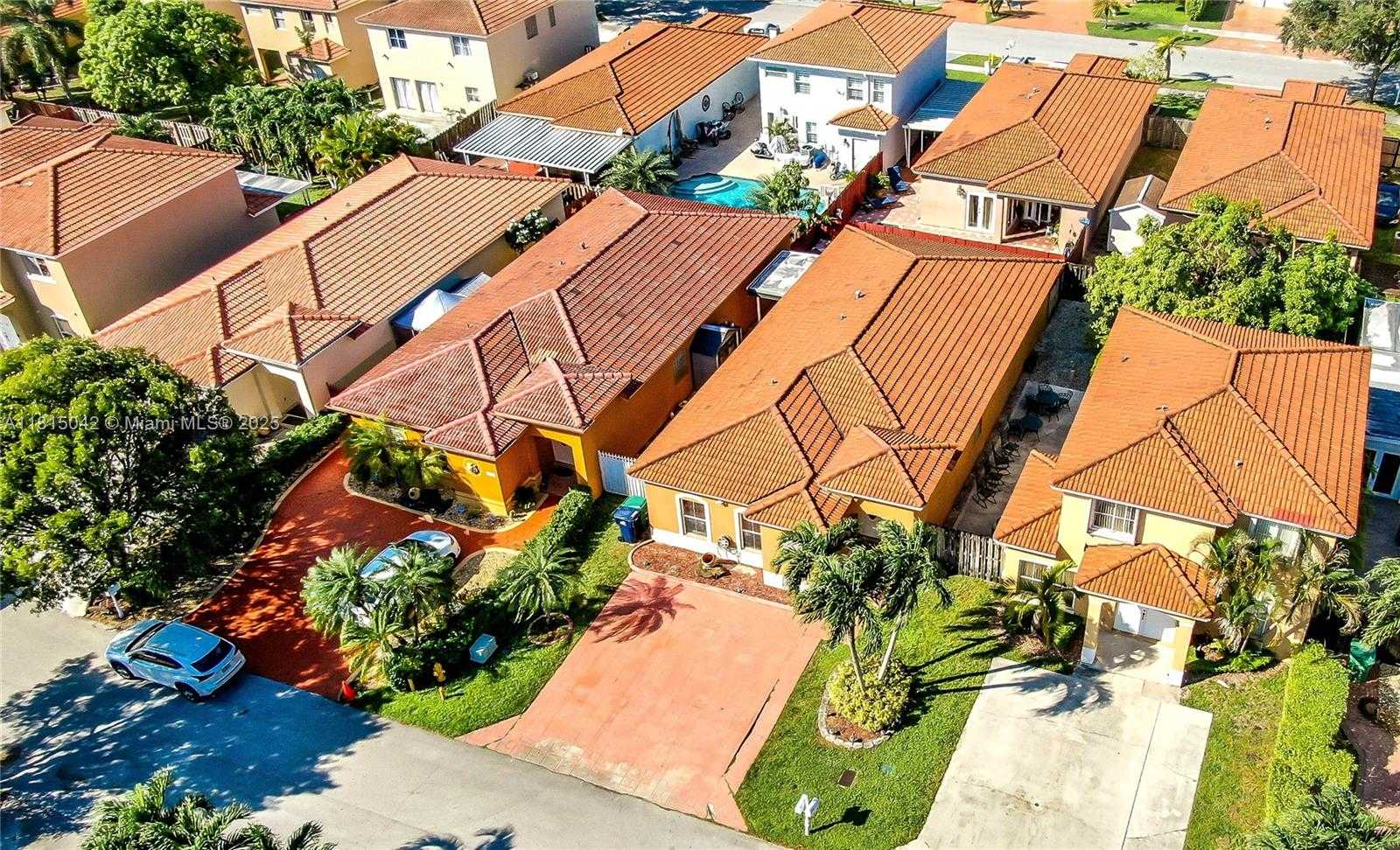 Small Image of 7997 NORTH WEST 199TH TER, Hialeah Number 14