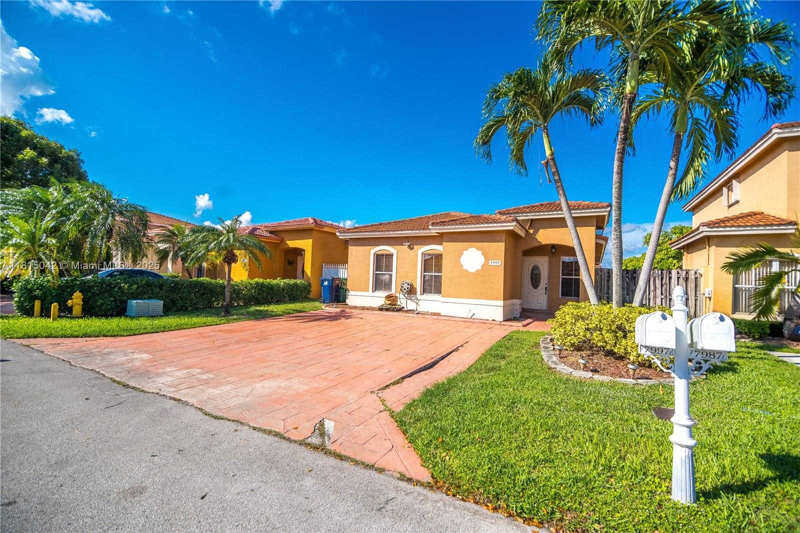 Small Image of 7997 NORTH WEST 199TH TER, Hialeah Number 4