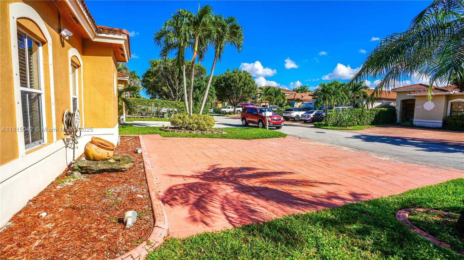 Small Image of 7997 NORTH WEST 199TH TER, Hialeah Number 6