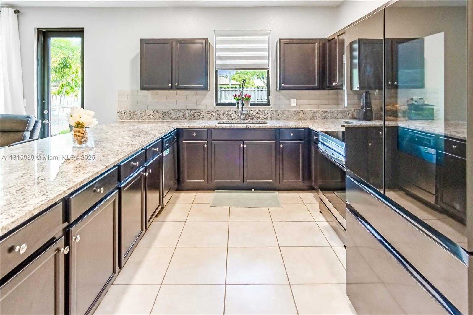 Small Image of 724 SOUTH EAST 37TH AVE, Homestead Number 12