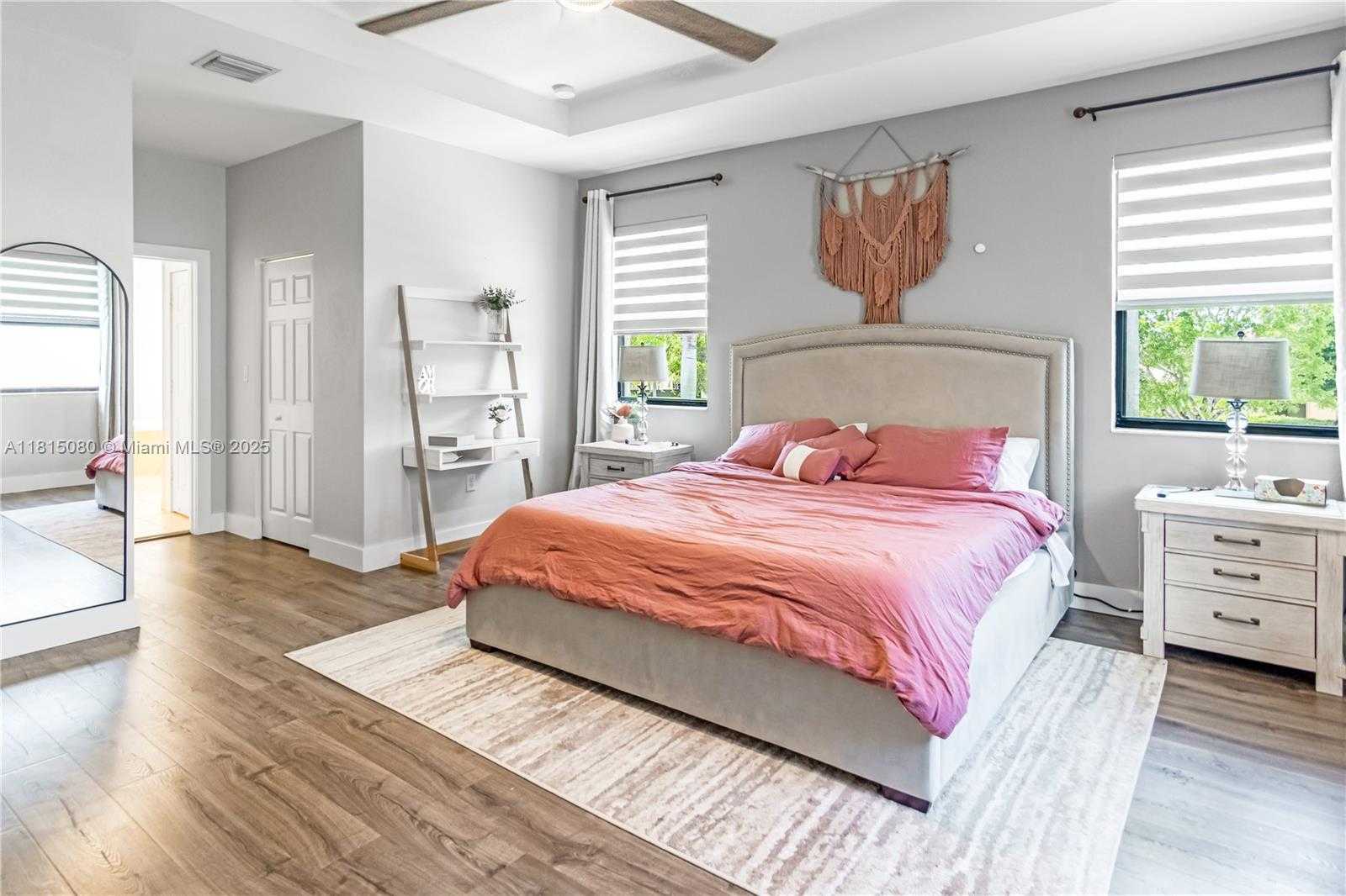 Small Image of 724 SOUTH EAST 37TH AVE, Homestead Number 27