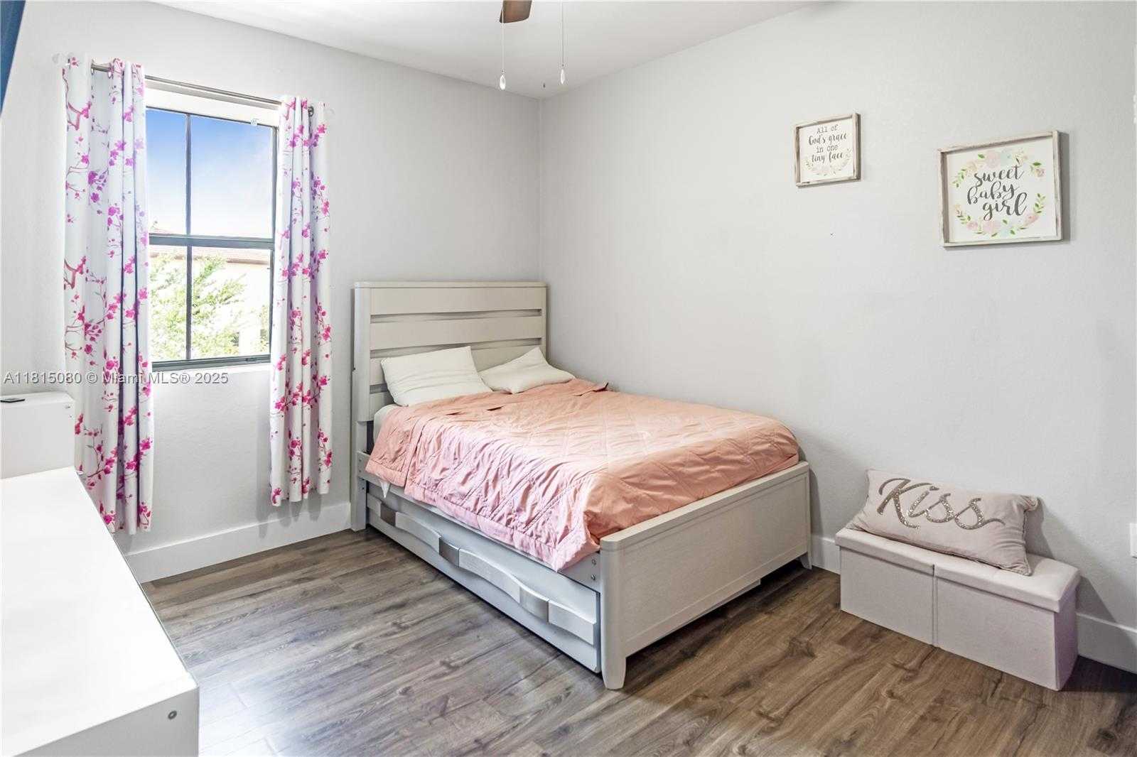 Small Image of 724 SOUTH EAST 37TH AVE, Homestead Number 32