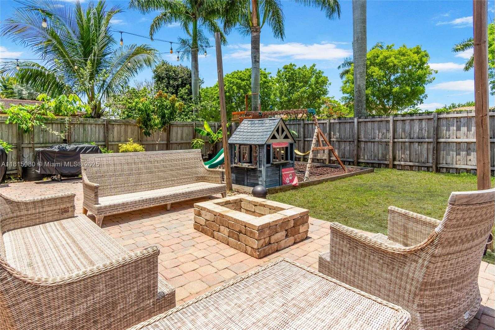 Small Image of 724 SOUTH EAST 37TH AVE, Homestead Number 6