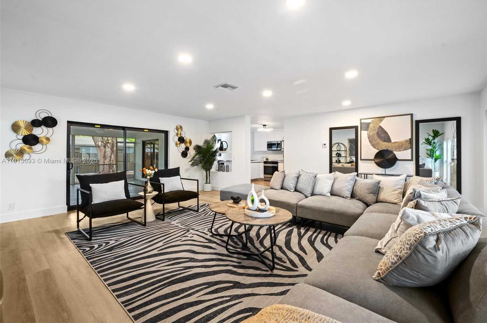 Small Image of 679 SOUTH WEST 17TH CT, Boca Raton Number 5