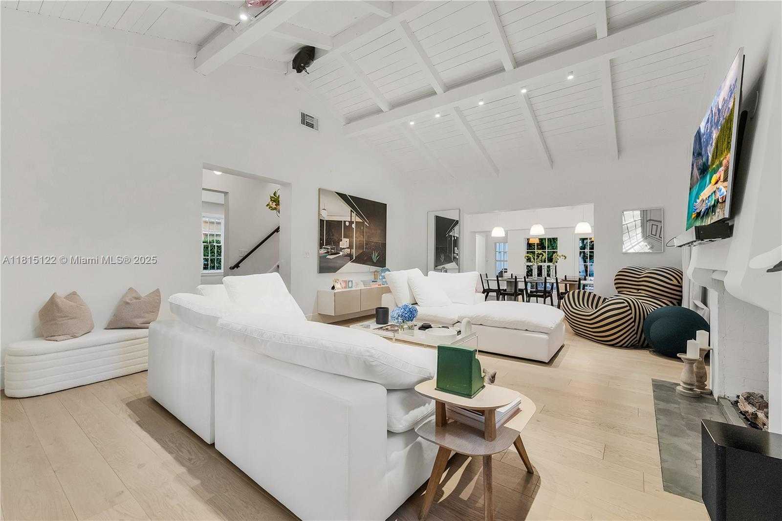 Small Image of 3747 ROYAL PALM AVE, Miami Beach Number 2