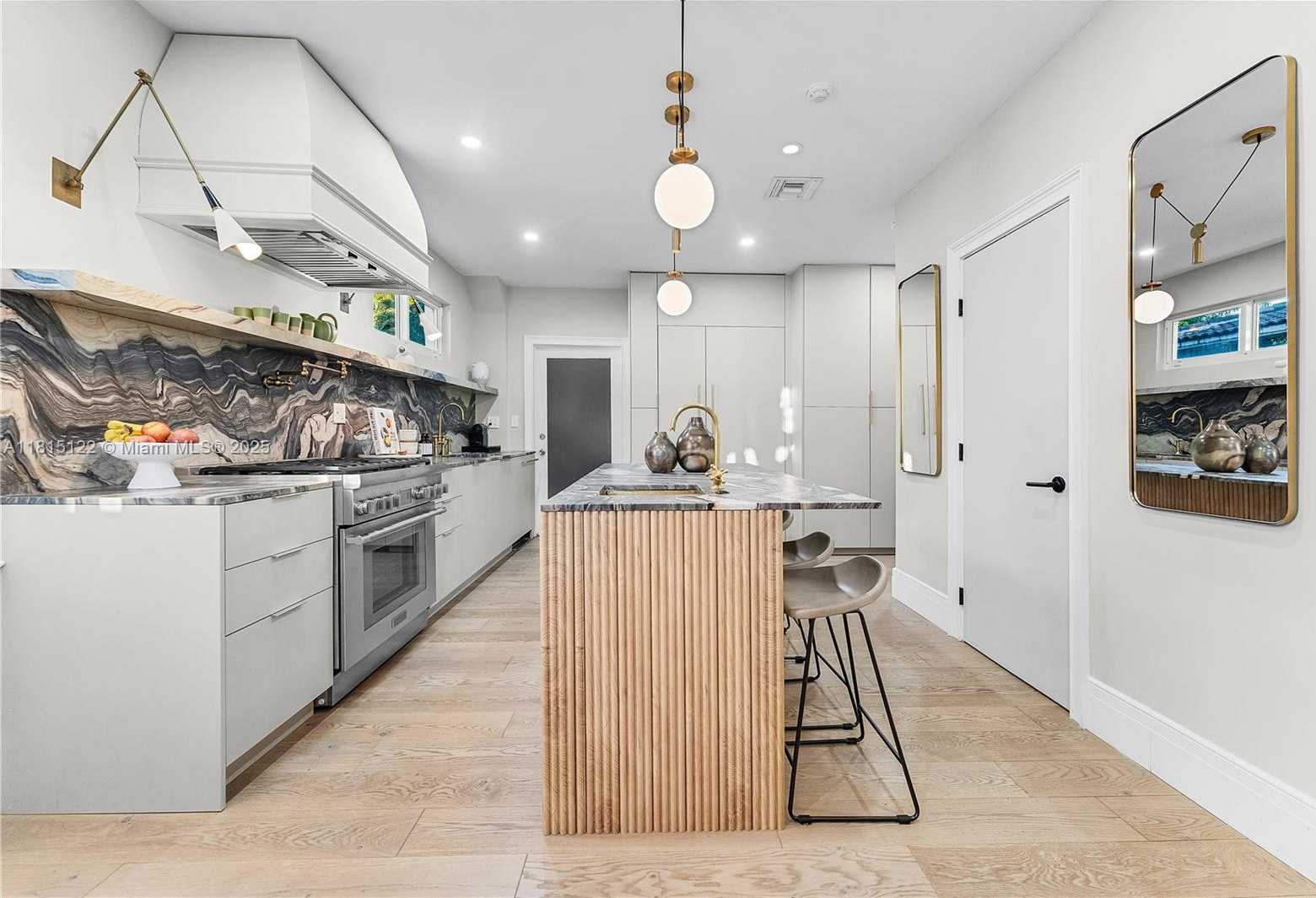 Small Image of 3747 ROYAL PALM AVE, Miami Beach Number 7
