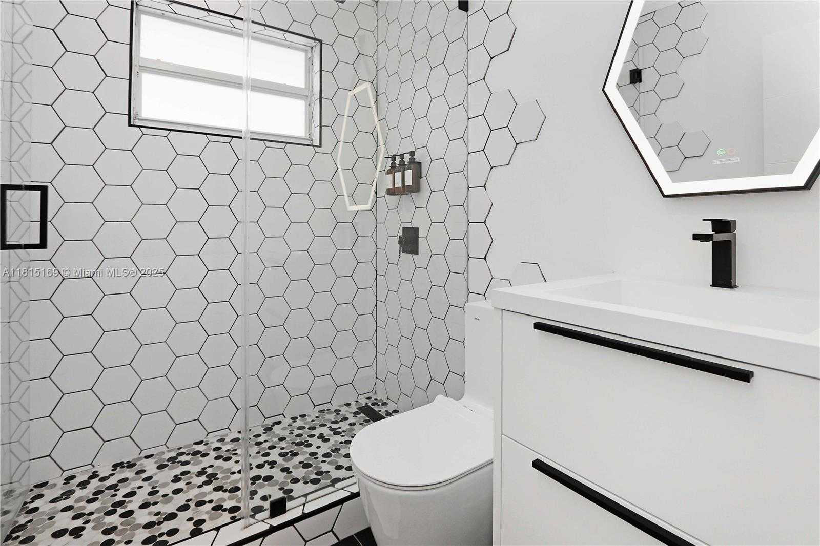 Small Image of 1611 MADISON ST, Hollywood Number 23