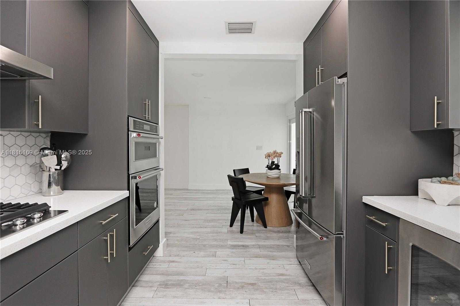 Small Image of 1611 MADISON ST, Hollywood Number 3
