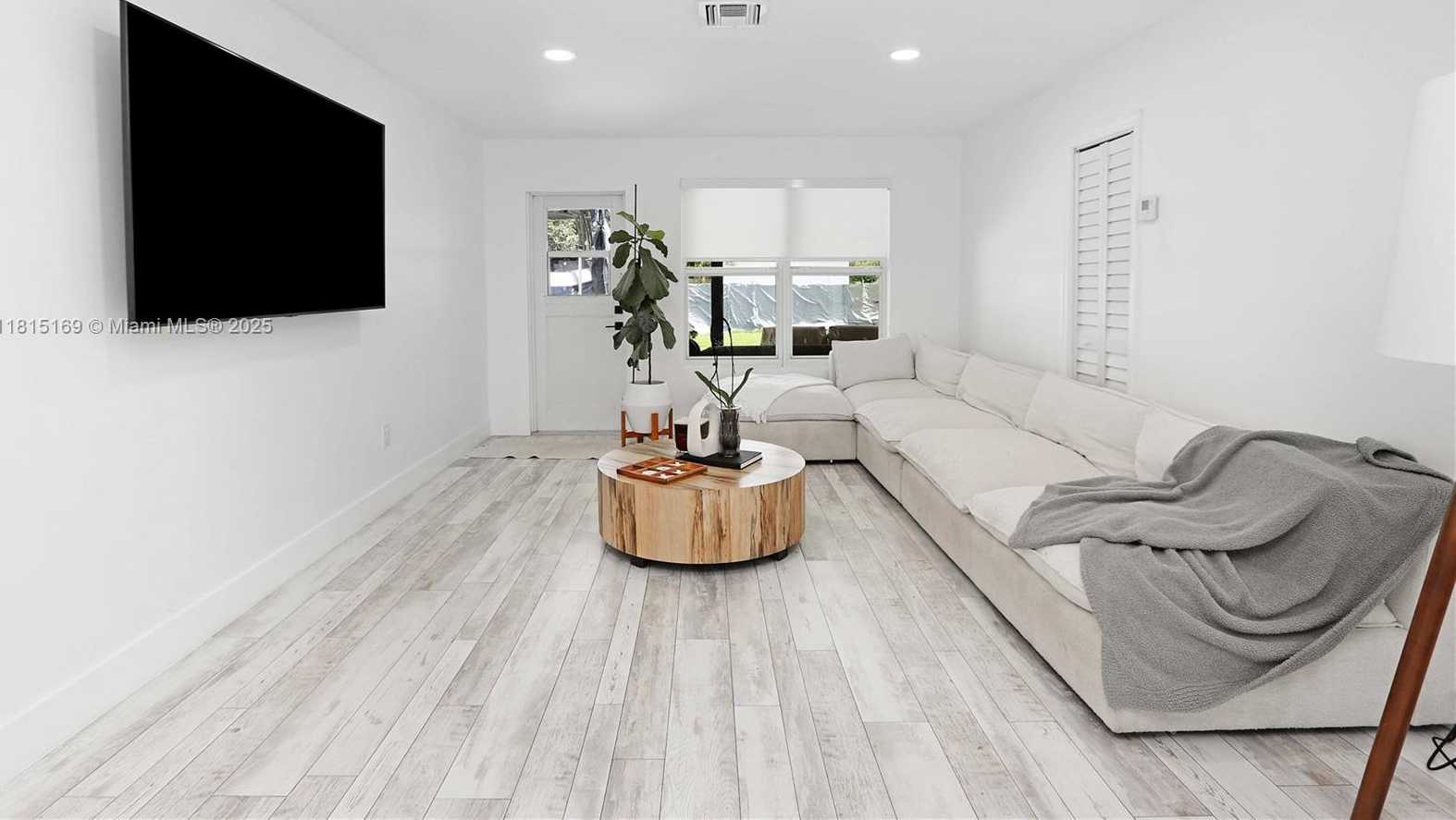 Small Image of 1611 MADISON ST, Hollywood Number 9