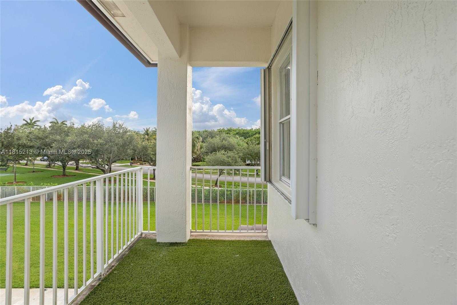 Small Image of 15852 SOUTH WEST 15TH ST, Davie Number 13